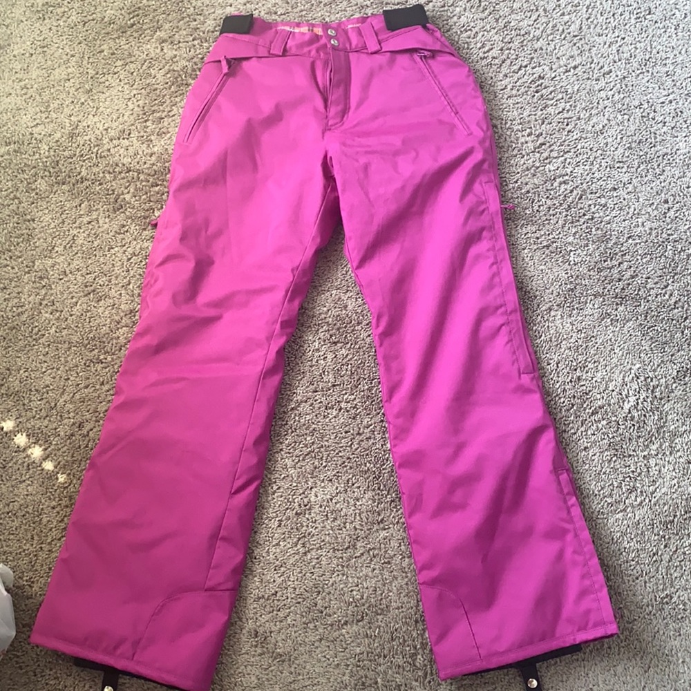 A pair of snow pants. Worn once. Size 8 but fits like a 4. Beautiful color.